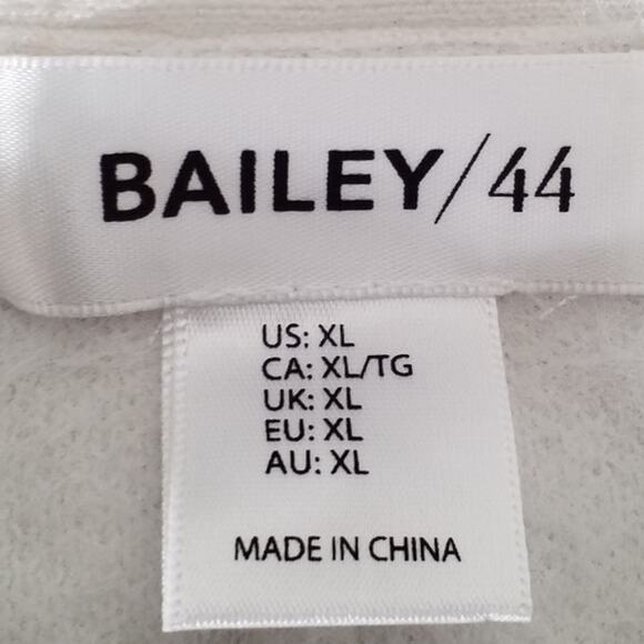 Bailey 44 Womens Size XL White and Black Striped Long Sleeve Crew Neck Sweater - Picture 3 of 6